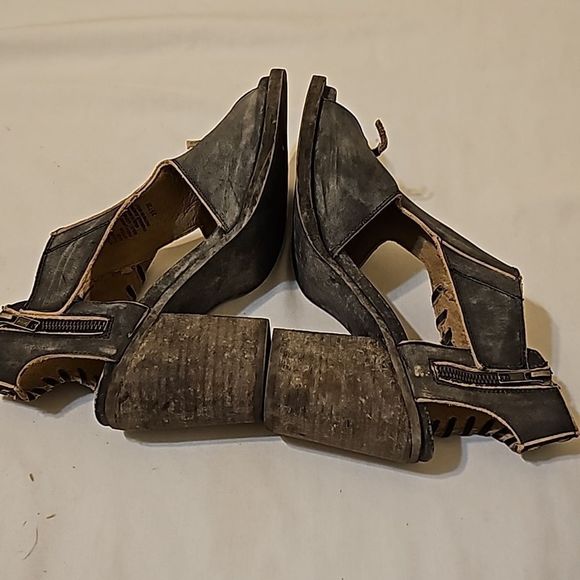 Farylrobin Black Ankle Booties - Picture 4 of 9